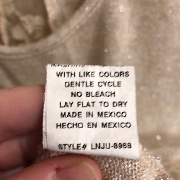 Phopsody Top with Floral Lace Detail - Picture 7 of 11